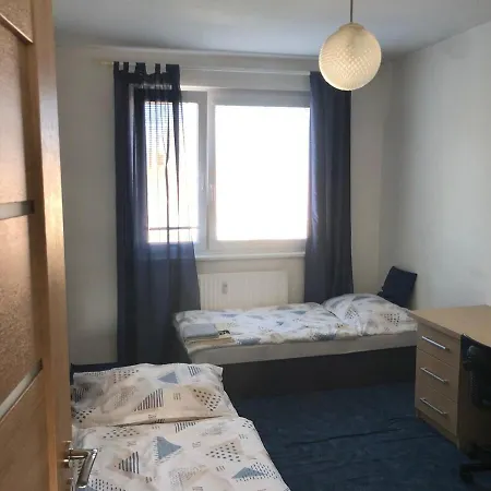 Apartamento Team Flat & Urban Family Comfort - Homebase With A Castle View