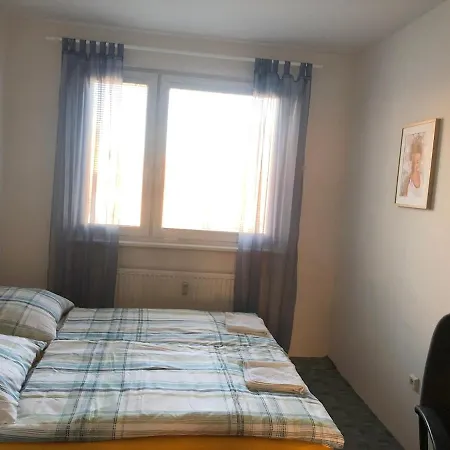 Team Flat & Urban Family Comfort - Homebase With A Castle View Apartamento *