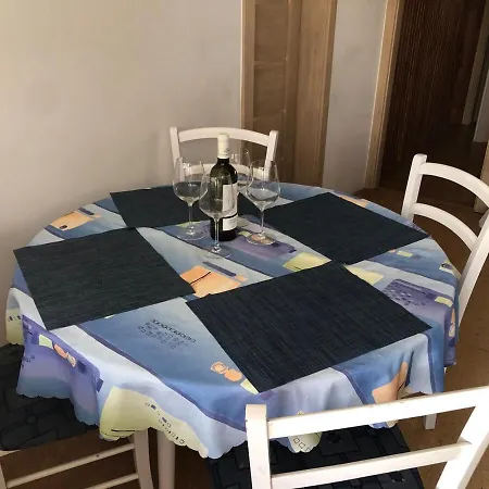 Apartamento Team Flat & Urban Family Comfort - Homebase With A Castle View *
