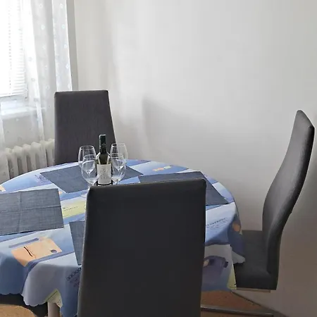 Apartamento Team Flat & Urban Family Comfort - Homebase With A Castle View *