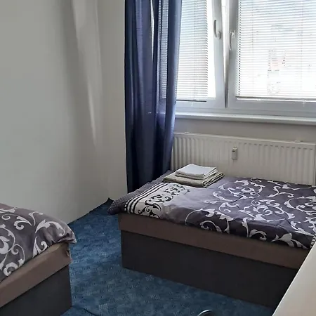 Апартаменты Team Flat & Urban Family Comfort - Homebase With A Castle View *