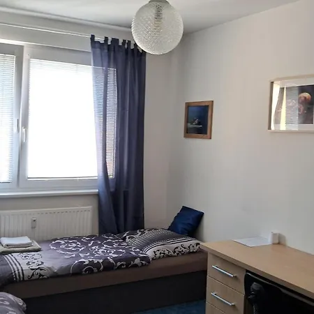 Team Flat & Urban Family Comfort - Homebase With A Castle View Apartamento Bratislava