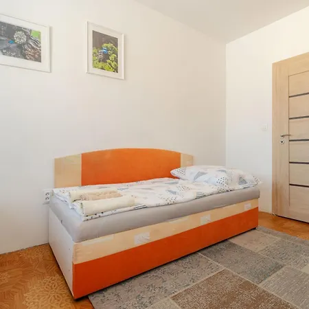 Team Flat & Urban Family Comfort - Homebase With A Castle View Апартаменты Братислава