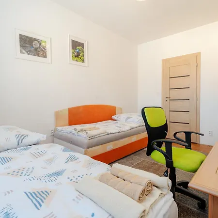 Team Flat & Urban Family Comfort - Homebase With A Castle View Apartamento Bratislava