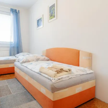 Team Flat & Urban Family Comfort - Homebase With A Castle View Lejlighed *