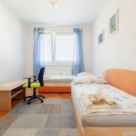 Lejlighed Team Flat & Urban Family Comfort - Homebase With A Castle View *