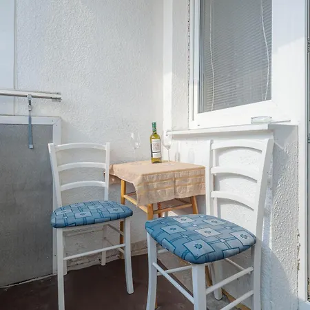 Апартаменты Team Flat & Urban Family Comfort - Homebase With A Castle View