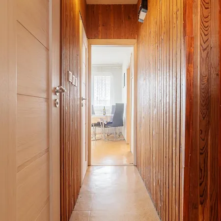 Team Flat & Urban Family Comfort - Homebase With A Castle View Lejlighed