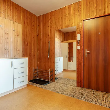 Апартаменты Team Flat & Urban Family Comfort - Homebase With A Castle View *