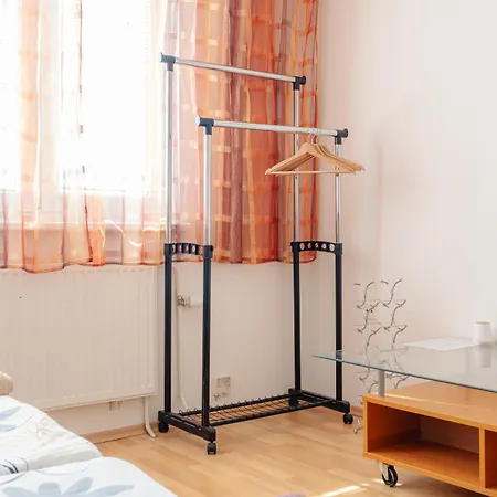 Team Flat & Urban Family Comfort - Homebase With A Castle View Bratislava