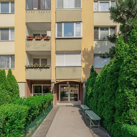 Team Flat & Urban Family Comfort - Homebase With A Castle View Апартаменты