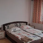 Team Flat & Urban Family Comfort - Homebase With A Castle View 公寓 布拉迪斯拉发