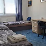 公寓 Team Flat & Urban Family Comfort - Homebase With A Castle View *