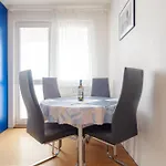 公寓 Team Flat & Urban Family Comfort - Homebase With A Castle View 布拉迪斯拉发