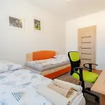 Team Flat & Urban Family Comfort - Homebase With A Castle View 公寓 布拉迪斯拉发