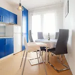 Team Flat & Urban Family Comfort - Homebase With A Castle View 公寓 布拉迪斯拉发