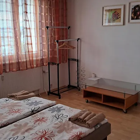 Team Flat & Urban Family Comfort - Homebase With A Castle View براتسيلافا